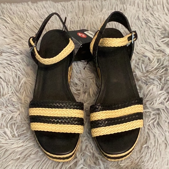 Forever 21 straw wedges size 6.5 - Picture 3 of 6